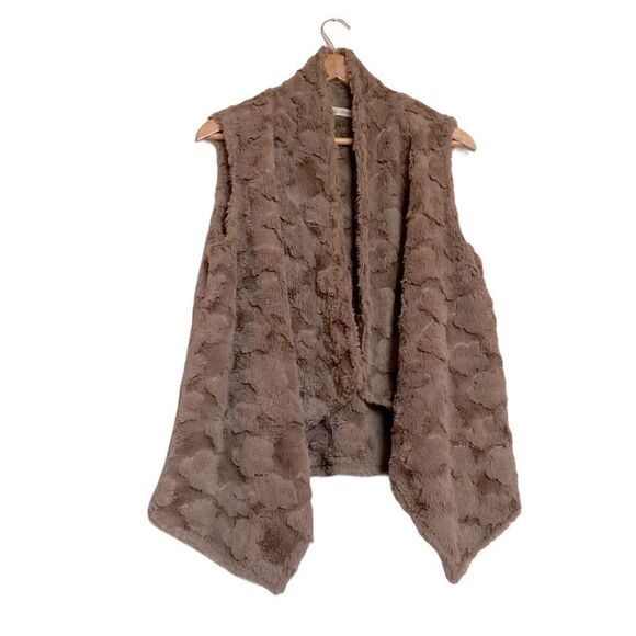 ANTHRO Bishop + Young Faux Fur Drape Large - Picture 1 of 6